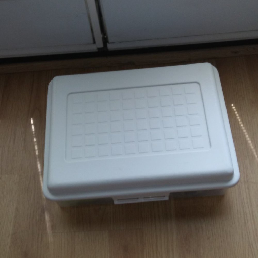 Storage container